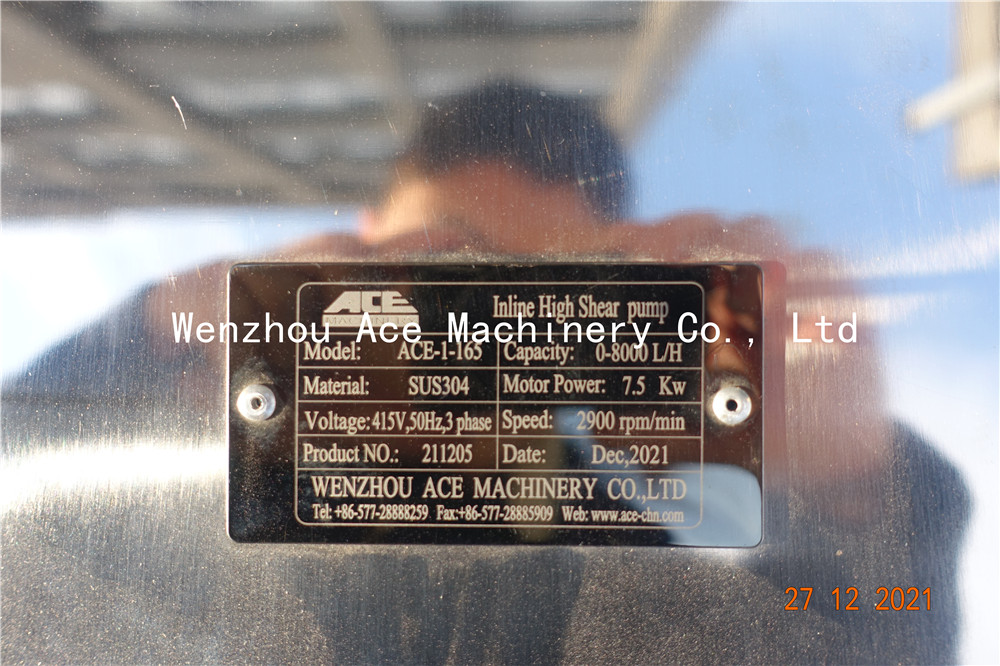 mixing tank with inline homogenizer